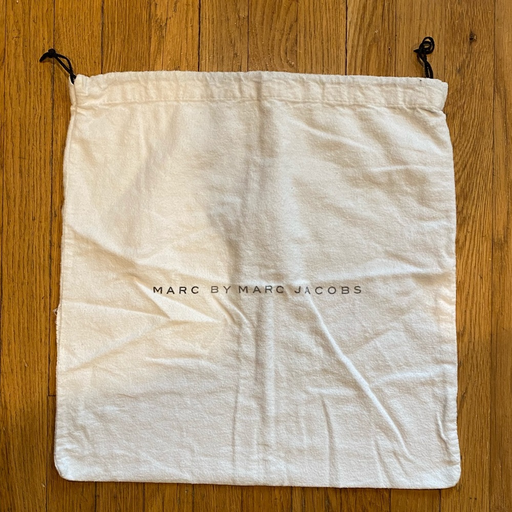 Marc Jacob's shoe dust protector